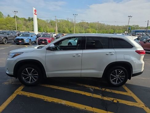 Used 2017 Toyota Highlander XLE image 8