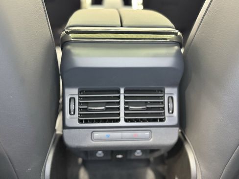Used 2025 Land Rover Range Rover Evoque Dynamic SE image 32