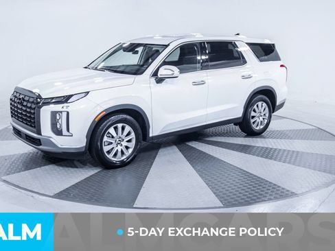 Used 2025 Hyundai Palisade SE FWD image 3