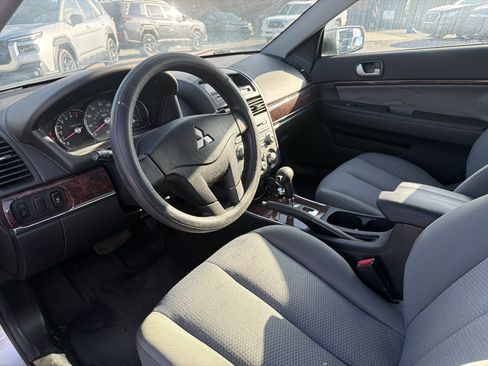 Used 2011 Mitsubishi Galant ES FWD image 16