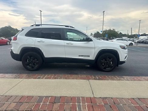 Used 2023 Jeep Cherokee Altitude Lux AWD/4WD image 5