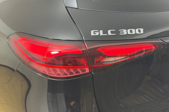 Used 2023 Mercedes-Benz GLC 300 4MATIC image 26
