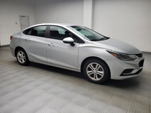 Used 2017 Chevrolet Cruze LT FWD image 11