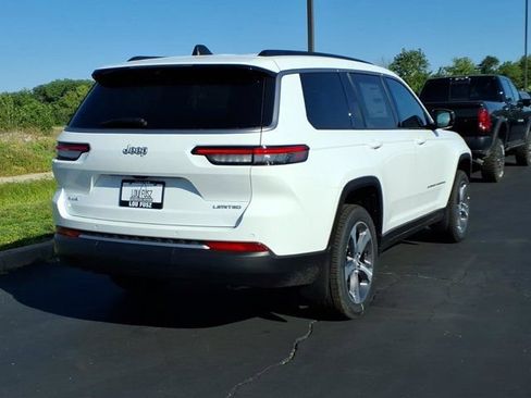 New 2026 Jeep Grand Cherokee L Limited w/ Luxury Tech Group II AWD/4WD image 18