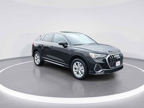 Used 2023 Audi Q3 2.0T Premium AWD/4WD image 2