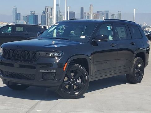 New 2025 Jeep Grand Cherokee L Limited w/ Black Appearance Package image 33