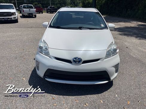 Used 2013 Toyota Prius Two FWD image 2