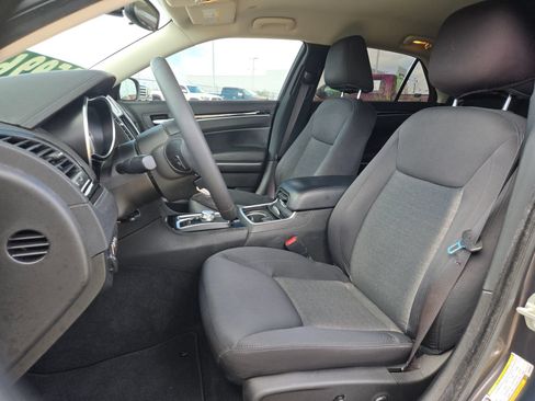 Used 2023 Chrysler 300 Touring w/ Sport Appearance Package RWD image 10