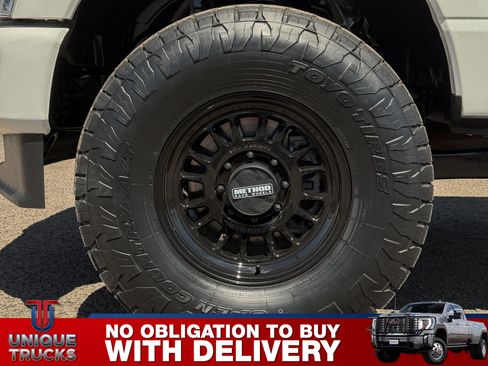 Used 2025 Ford F350 Platinum w/ Platinum Plus Package image 9