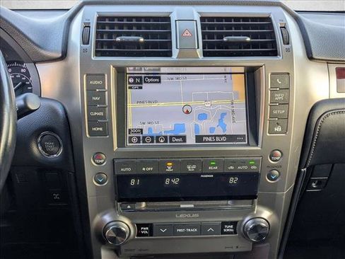 Used 2019 Lexus GX 460 image 16