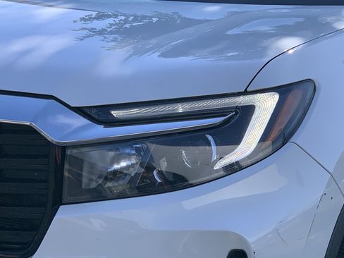 Used 2023 Honda Ridgeline RTL-E image 2