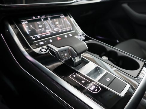 Certified 2025 Audi Q8 Premium Plus w/ Premium Plus Package AWD/4WD image 21