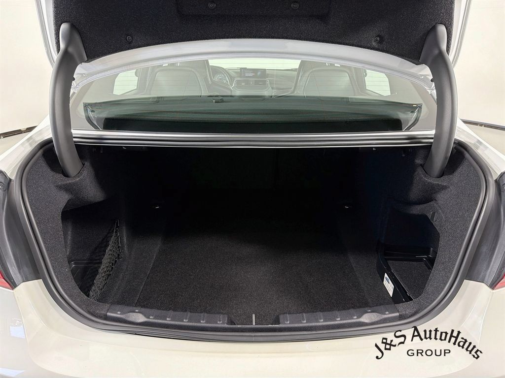 Used 2018 BMW M3 RWD image 31