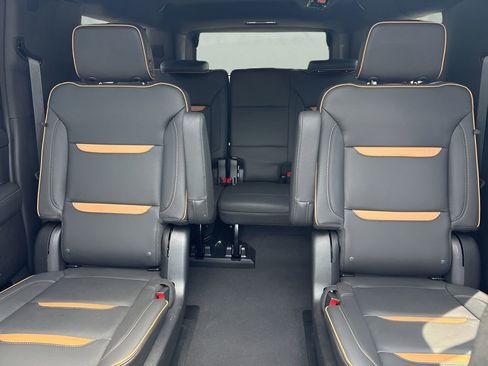 Used 2023 GMC Yukon XL AT4 w/ AT4 Premium Plus Package AWD/4WD image 13