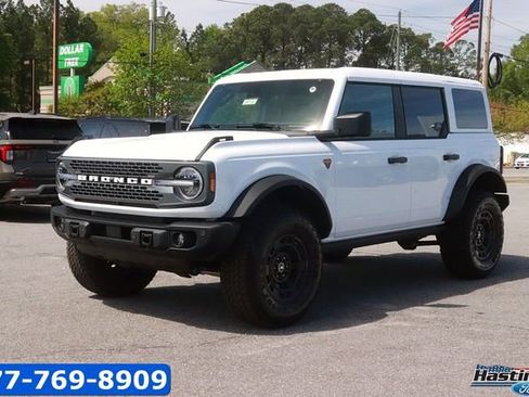 New 2026 Ford Bronco Badlands AWD/4WD image 3