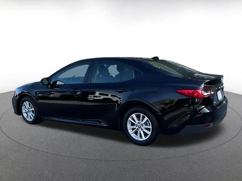Used 2025 Toyota Camry LE image 8