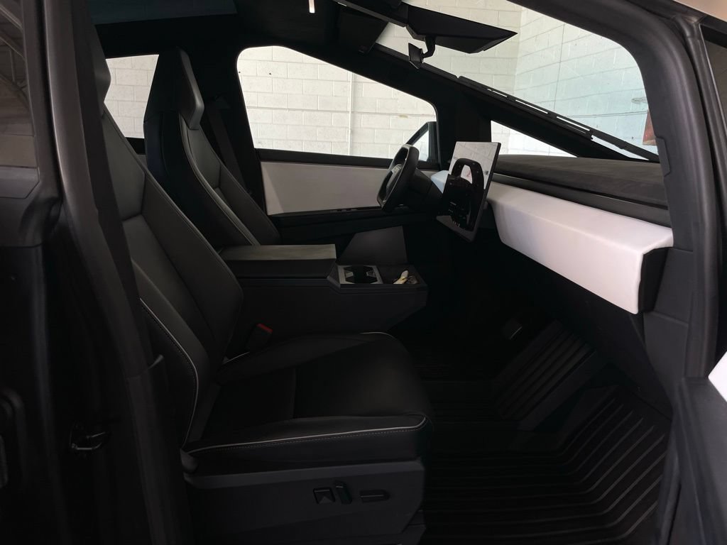Used 2024 Tesla Cybertruck Cyberbeast AWD/4WD image 16