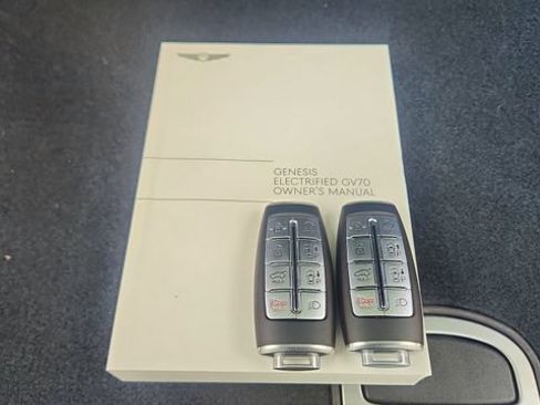 Used 2025 Genesis Electrified GV70 Advanced w/ Prestige Package image 65