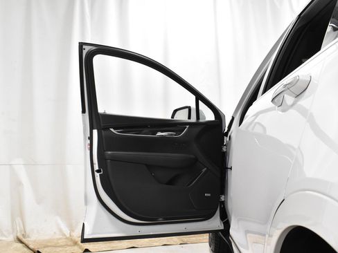 Certified 2022 Cadillac XT5 Premium Luxury w/ LPO, Floor Liner Package image 10