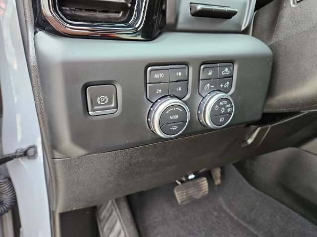 Used 2024 GMC Sierra 2500 AT4 w/ Technology Package AWD/4WD image 27