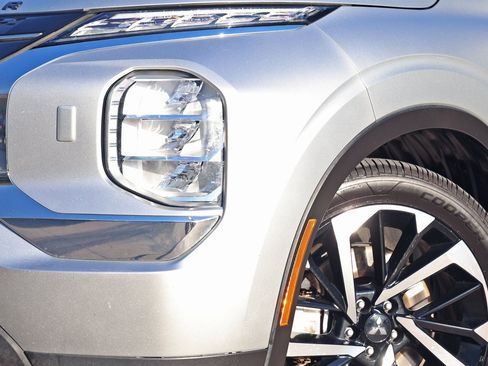 Used 2022 Mitsubishi Outlander ES image 10