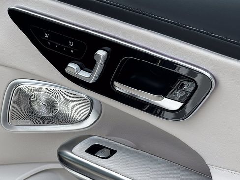 Certified 2025 Mercedes-Benz CLE 300 4MATIC Coupe w/ AMG Line image 18