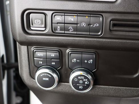 Used 2022 GMC Yukon AT4 image 23