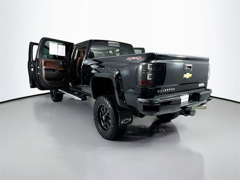 Used 2015 Chevrolet Silverado 3500 High Country image 32