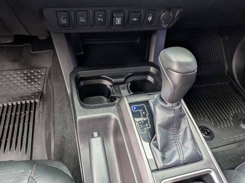 Used 2023 Toyota Tacoma TRD Off-Road image 34