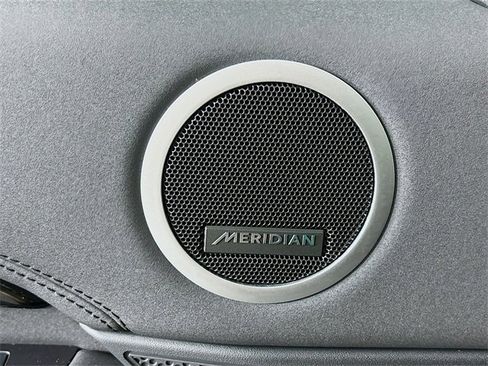 Used 2024 Land Rover Discovery S image 21