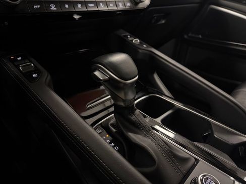 Used 2022 Kia Telluride SX w/ Towing Package image 20