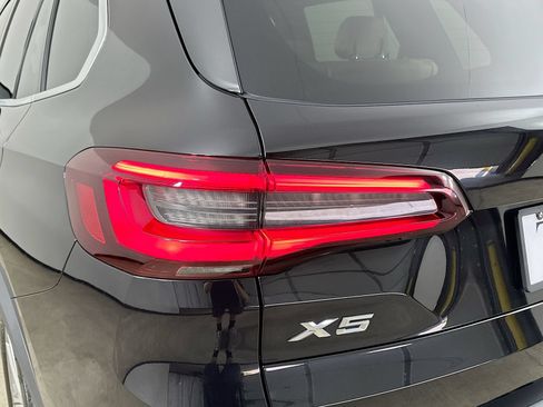 Used 2021 BMW X5 xDrive40i w/ Convenience Package AWD/4WD image 12