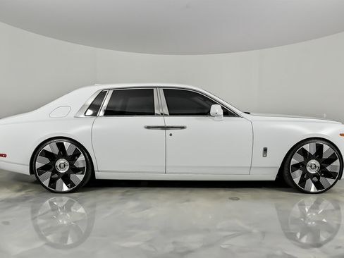 Used 2018 Rolls-Royce Phantom Sedan image 14