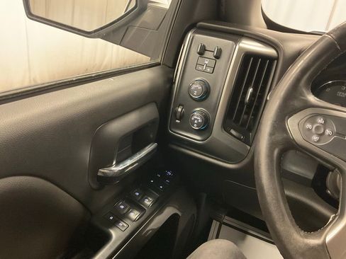 Used 2018 Chevrolet Silverado 1500 LT w/ All Star Edition image 21