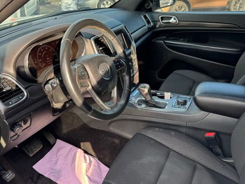 Used 2018 Jeep Grand Cherokee Laredo image 21