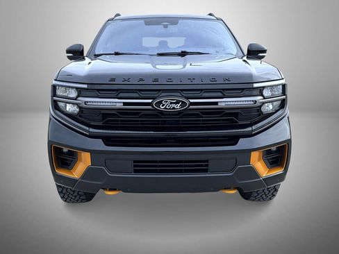 Used 2025 Ford Expedition Tremor image 2