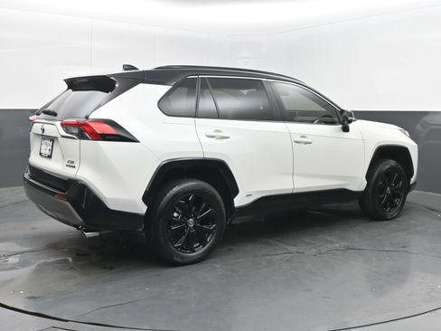 Used 2022 Toyota RAV4 XSE image 9