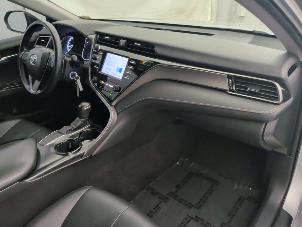 Used 2020 Toyota Camry SE FWD image 14