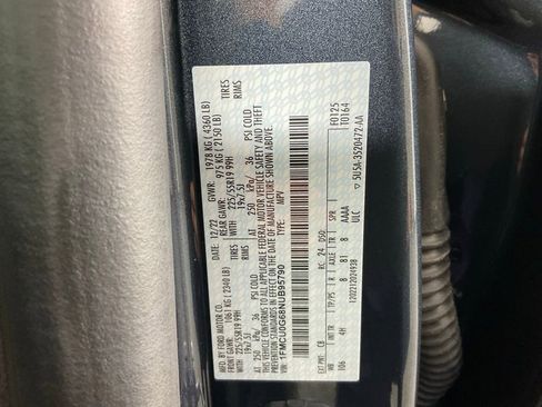 Used 2022 Ford Escape SE w/ SE Sport Appearance Package image 26