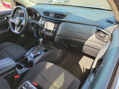 Used 2019 Nissan Rogue S w/ Special Edition Package FWD image 13