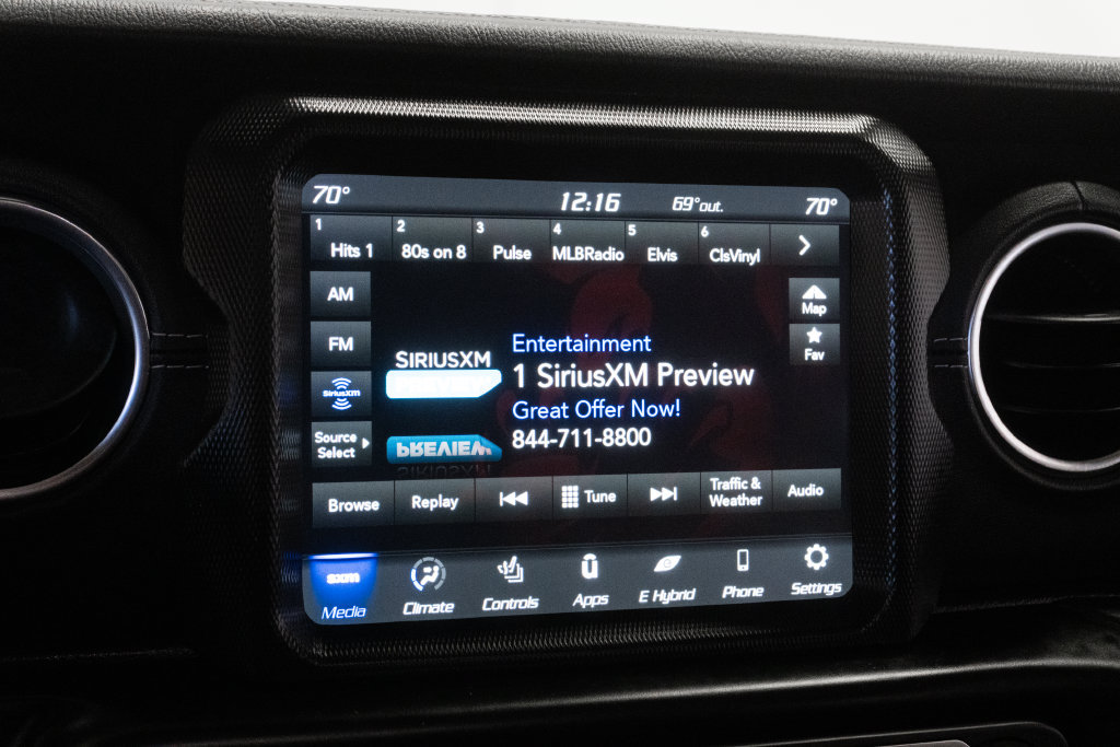 Used 2021 Jeep Wrangler Unlimited Sahara w/ Cold Weather Group AWD/4WD image 21