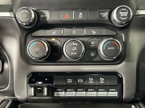 Used 2022 RAM 2500 Big Horn w/ Level C Equiment Group AWD/4WD image 20