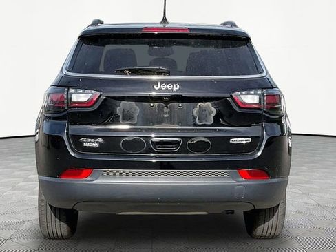 Used 2022 Jeep Compass Latitude w/ Sun and Sound Group AWD/4WD image 6