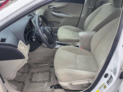 Used 2013 Toyota Corolla LE image 8