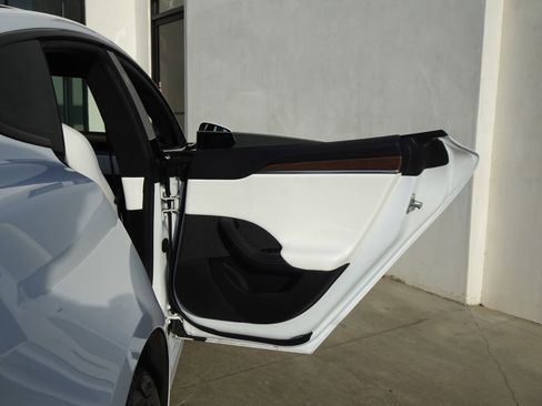 Used 2022 Tesla Model S image 16