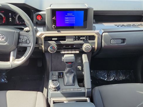 Used 2025 Toyota Tacoma TRD Off-Road AWD/4WD image 14