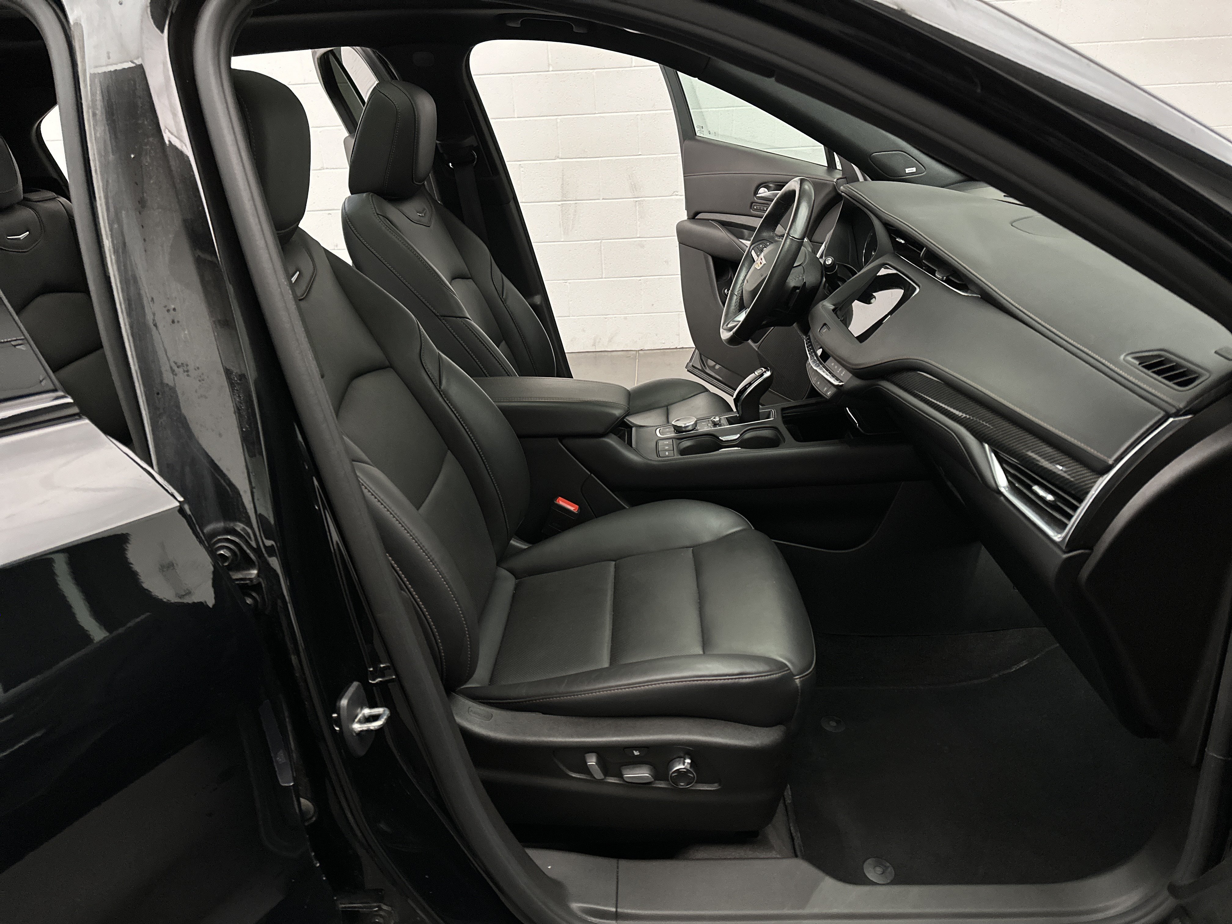 Used 2023 Cadillac XT4 Sport w/ Sun And Sound Package AWD/4WD image 26