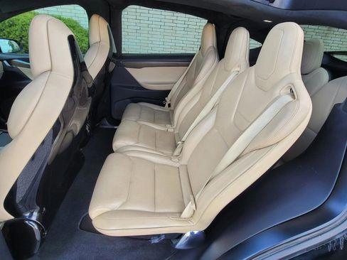 Used 2016 Tesla Model X P90D image 13