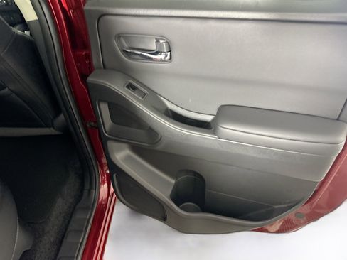 Used 2024 Nissan Frontier SL w/ Technology Package image 28