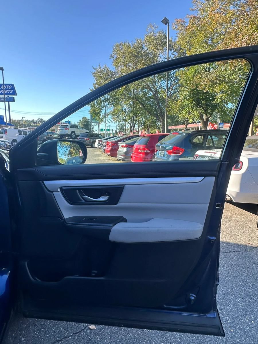 Used 2017 Honda CR-V LX image 12